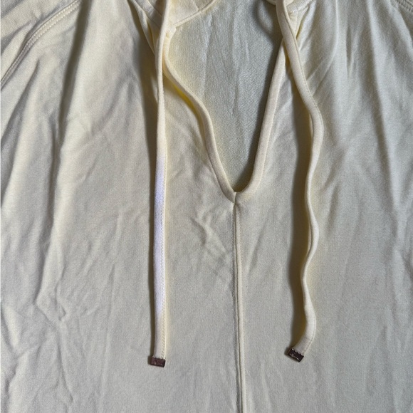 Lilly Pulitzer Butter Yellow Popover - Picture 4 of 13